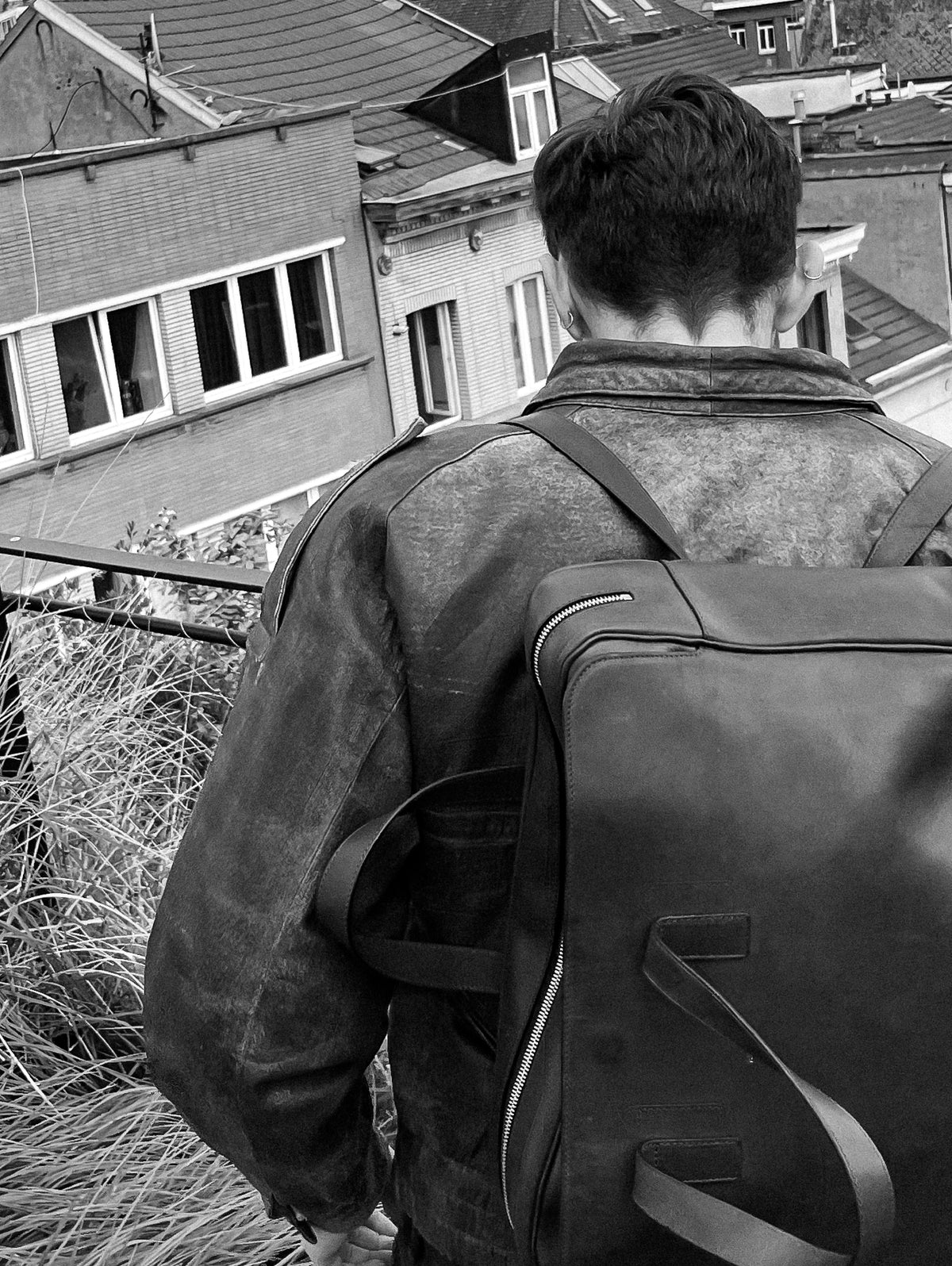 Julien - Black